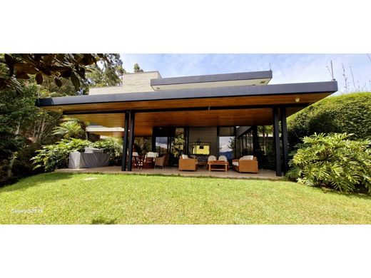 컨트리하우스 / La Ceja, Departamento de Antioquia