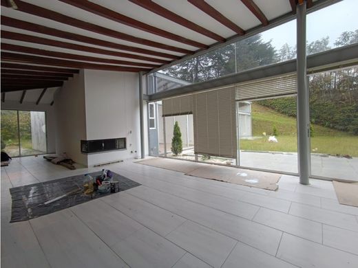 منزل ريفي ﻓﻲ Envigado, Departamento de Antioquia