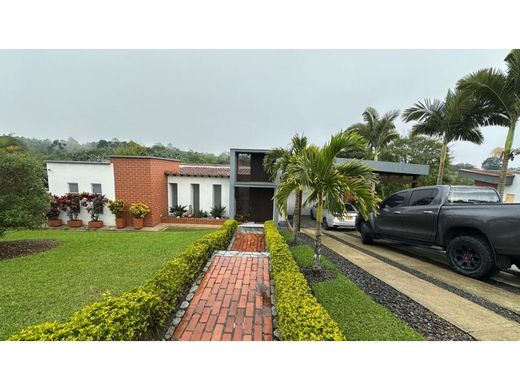 郊区住宅  Pereira, Departamento de Risaralda