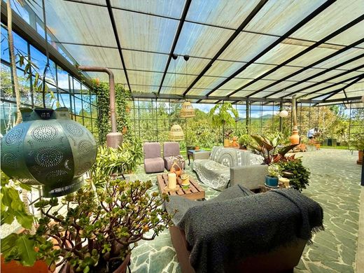 Загородный Дом, Медельин, Medellín