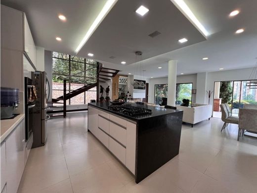 Maison de luxe à Sabaneta, La Estrella