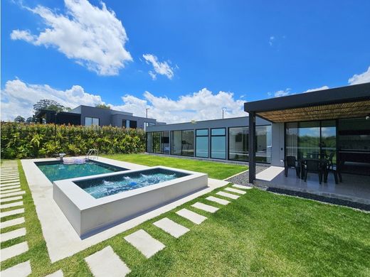 منزل ريفي ﻓﻲ Circasia, Quindío Department