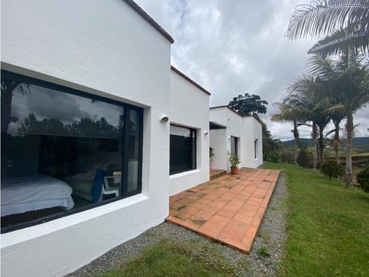 منزل ريفي ﻓﻲ Envigado, Departamento de Antioquia