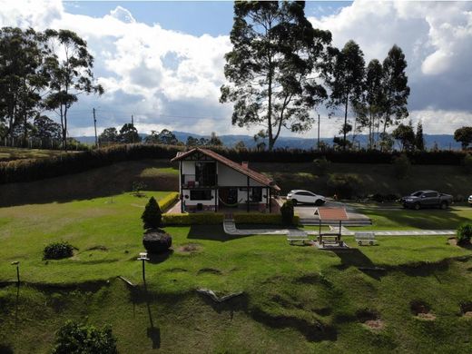 ‏בתים כפריים או חוות ב  Guarne, Departamento de Antioquia