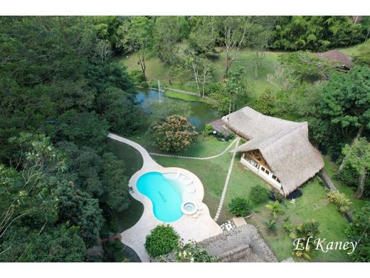 ‏בתים כפריים או חוות ב  Girardota, Departamento de Antioquia