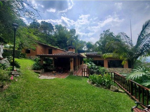 منزل ريفي ﻓﻲ ميديلين, Medellín