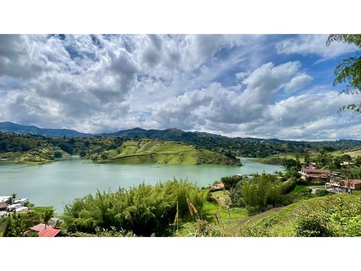 Grundstück in El Peñol, Yarumal