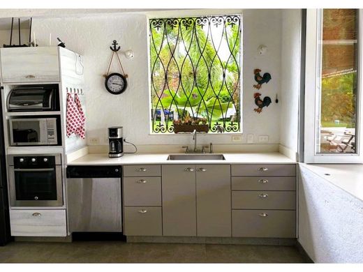 Gutshaus oder Landhaus in Sopetrán, Liborina