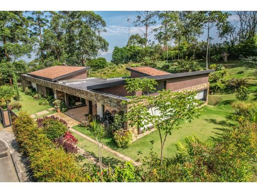 منزل ريفي ﻓﻲ Envigado, Departamento de Antioquia