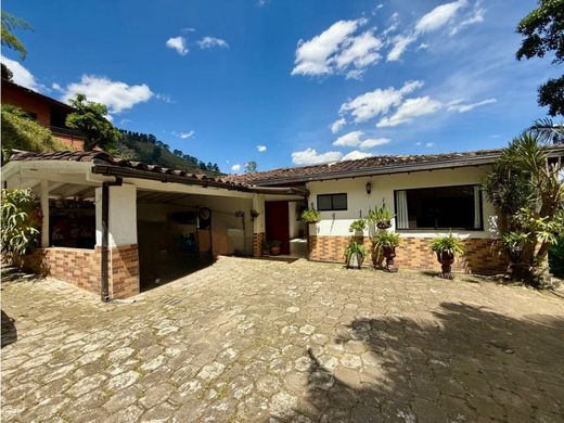 Εξοχική κατοικία σε Sabaneta, La Estrella