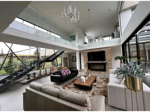 منزل ريفي ﻓﻲ Envigado, Departamento de Antioquia