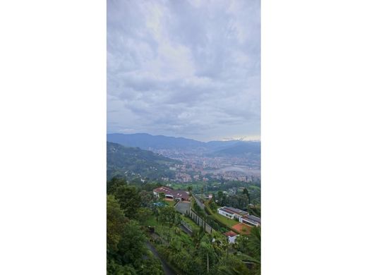 منزل ﻓﻲ Envigado, Departamento de Antioquia