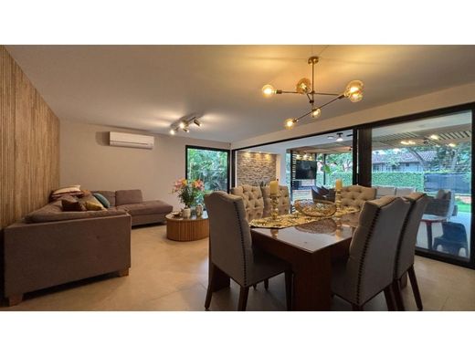 Köy evi Cali, Departamento del Valle del Cauca