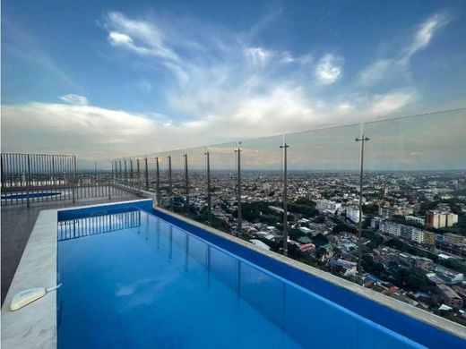 Apartment / Etagenwohnung in Cali, Departamento del Valle del Cauca