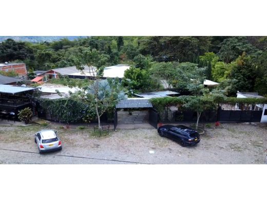 أرض ﻓﻲ Calarcá, Calarca