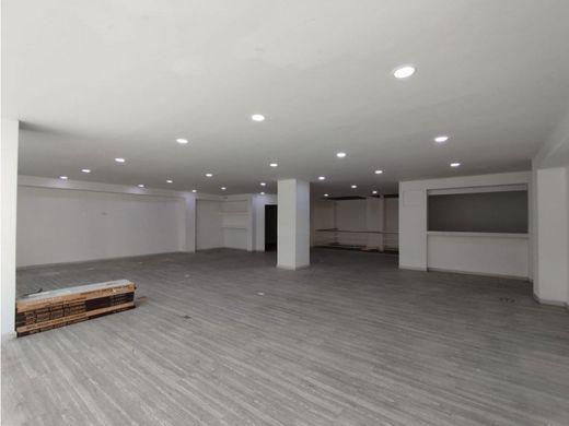 公寓楼  月租 Pereira