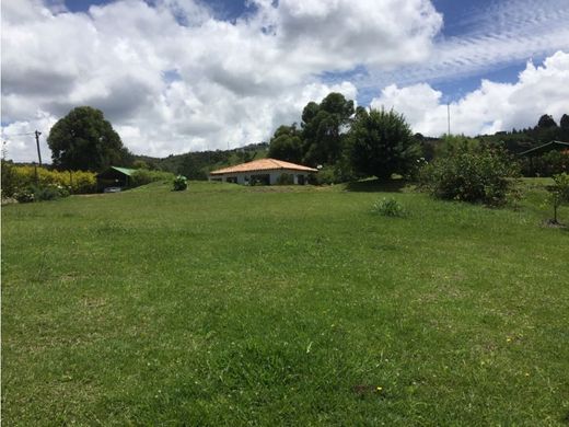 ‏בתים כפריים או חוות ב  Guarne, Departamento de Antioquia