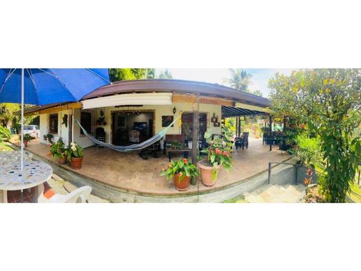 Quinta rústica - Guarne, Departamento de Antioquia