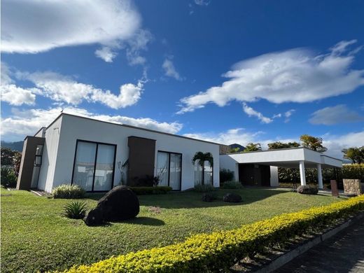 컨트리하우스 / Armenia, Quindío Department