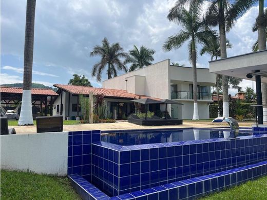 Загородный Дом, Перейра, Pereira