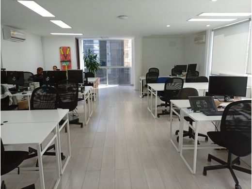 Bureau à Medellín, Departamento de Antioquia