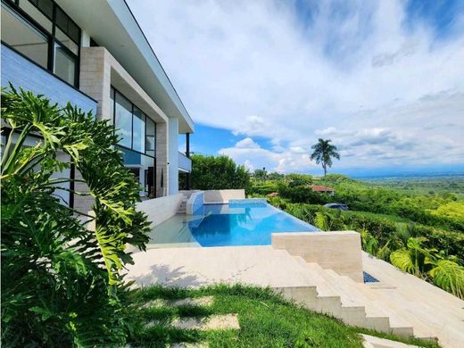 منزل ريفي ﻓﻲ Armenia, Quindío Department