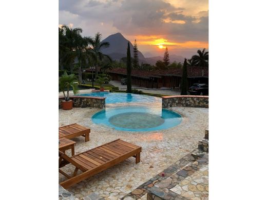 Farmhouse in Medellín, Departamento de Antioquia