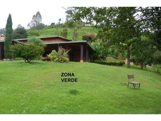 Gospodarstwo w Girardota, Departamento de Antioquia