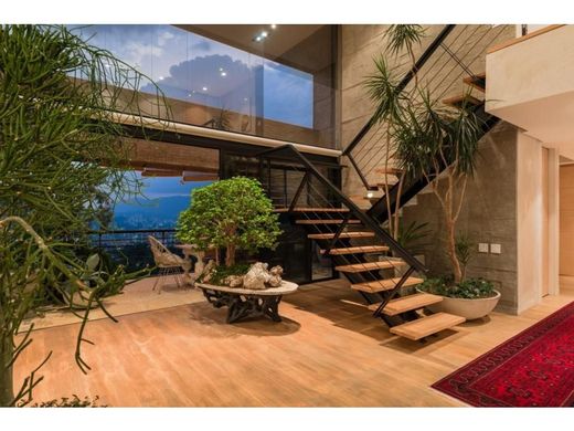 Apartment / Etagenwohnung in Medellín, Departamento de Antioquia