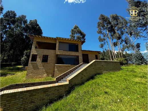 Luxury home in Briceño, Tocancipá