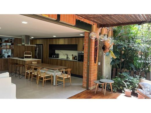 Casa de lujo en Envigado, Departamento de Antioquia