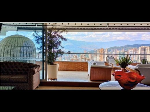 Apartment / Etagenwohnung in Medellín, Departamento de Antioquia