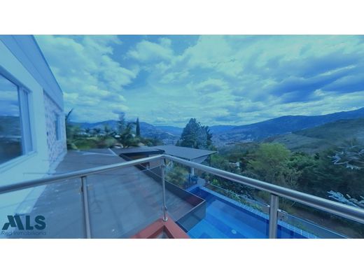 منزل ﻓﻲ Bello, Departamento de Antioquia