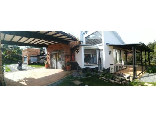 منزل ريفي ﻓﻲ Envigado, Departamento de Antioquia