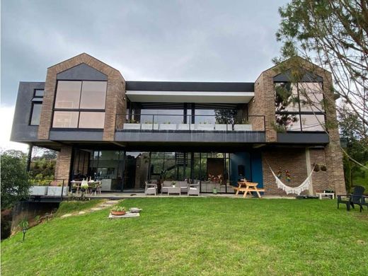 منزل ﻓﻲ Envigado, Departamento de Antioquia