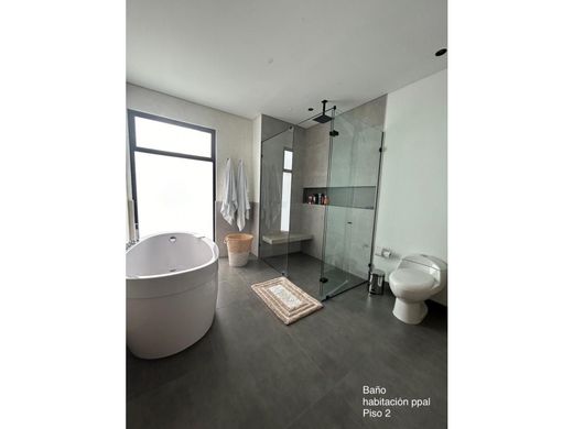 Luxus-Haus in Envigado, Departamento de Antioquia