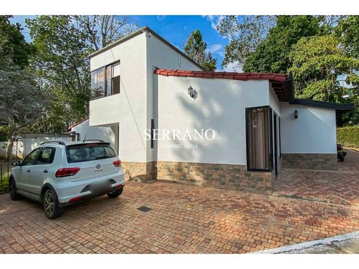 컨트리하우스 / Bucaramanga, Departamento de Santander