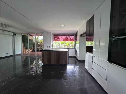 Πολυτελή κατοικία σε Envigado, Departamento de Antioquia