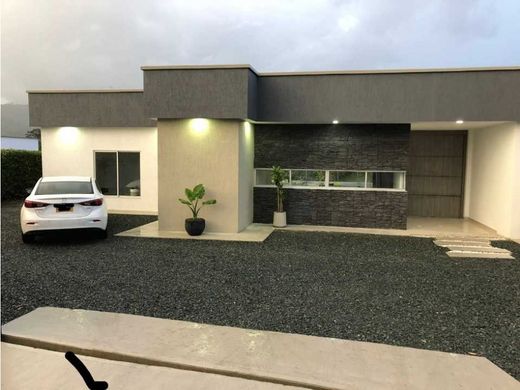 郊区住宅  Pereira, Departamento de Risaralda