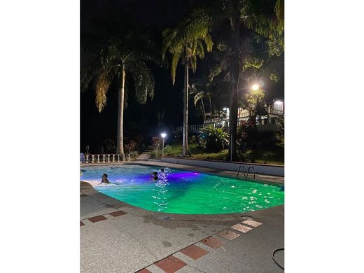 Ρουστίκ ή αγροικία σε Pereira, Departamento de Risaralda