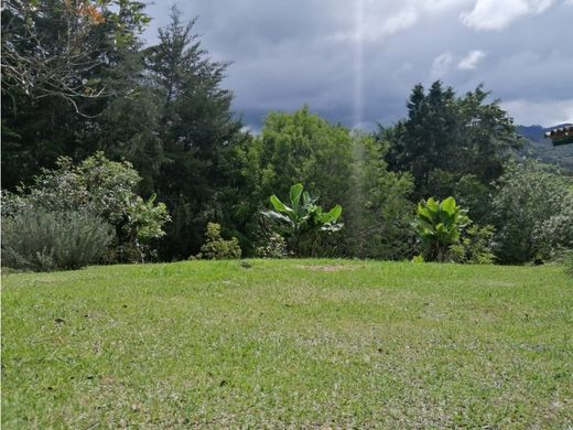 أرض ﻓﻲ Retiro, Departamento de Antioquia