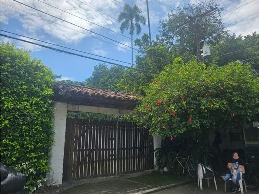 地皮  卡利, Cali