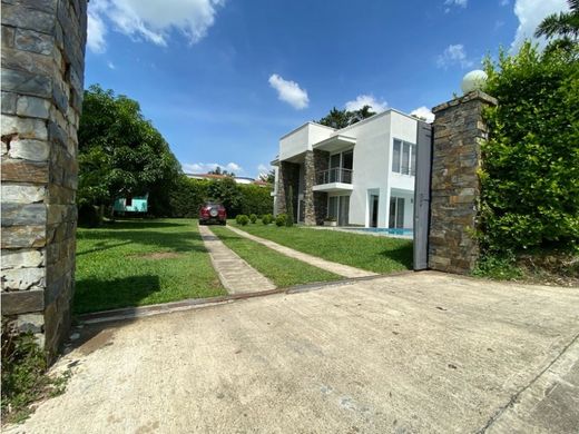 郊区住宅  Pereira, Departamento de Risaralda