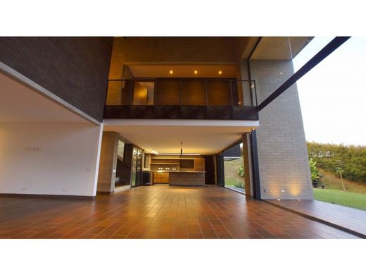 منزل ريفي ﻓﻲ Envigado, Departamento de Antioquia