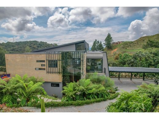 منزل ريفي ﻓﻲ Envigado, Departamento de Antioquia