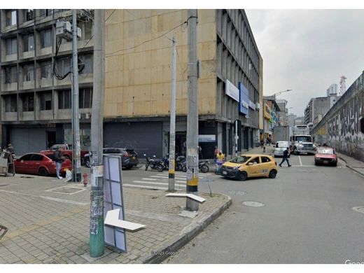 地皮  麦德林, Medellín