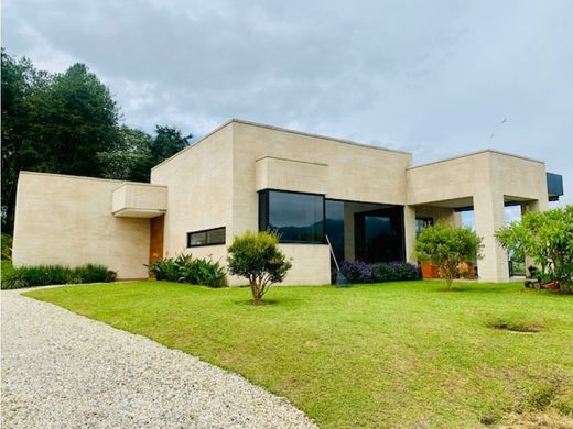 منزل ريفي ﻓﻲ La Ceja, Departamento de Antioquia