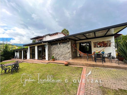 منزل ريفي ﻓﻲ Manizales, Departamento de Caldas