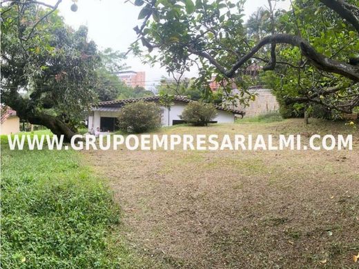 ‏קרקע ב  מדיין
, Medellín