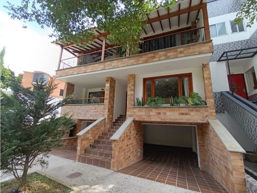 Lüks ev Sabaneta, La Estrella